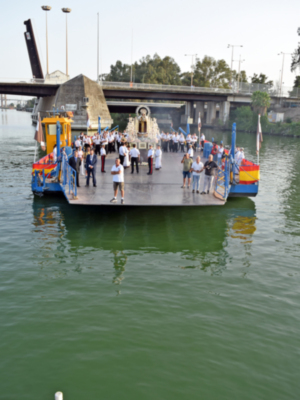 Procesión Marinera de la Virgen del Carmen del Puente de Triana