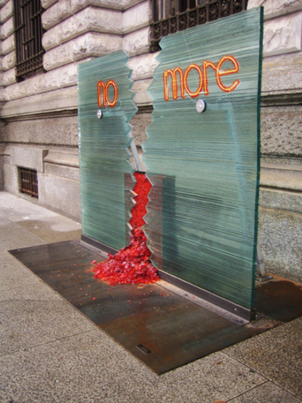 Federica Marangoni es una artista comprometida con Sevilla con sus vidrios, tan veneciano como ella, y la luz.