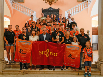 El concistorio sevillano homenajea al equipo infantil del club Voleibol Palestra, campeones de España 2024