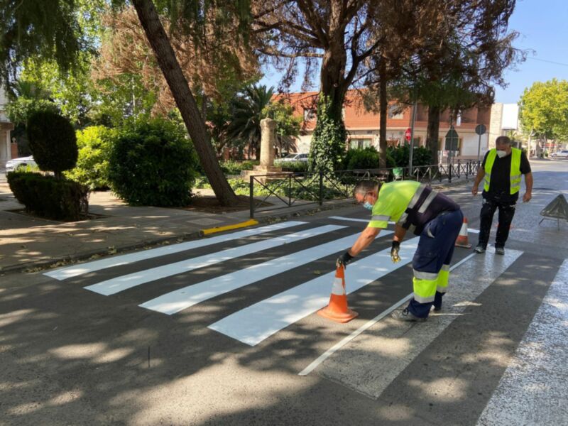 El Ayuntamiento hispalense refuerza en dos meses la seguridad vial en el entorno de 47 colegios 