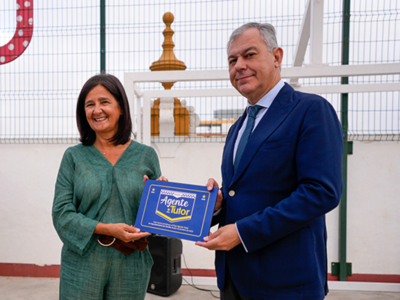 Sanz afirma en el inicio del curso escolar que sacará los colegios públicos del "abandono"