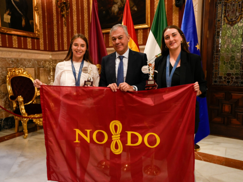 Doble recepción institucional a las medallistas olímpicas del C.N. Sincro Sevilla