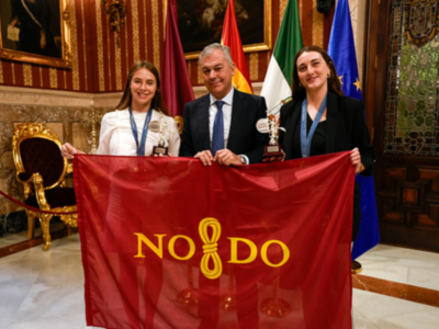 Doble recepción institucional en el ayuntamiento sevillano a las medallistas olímpicas del C.N. Sincro Sevilla