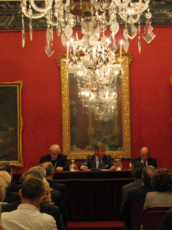  La obra "Lugares de Paz y Oración", con la intervención de 47 coautores, se presenta en Sevilla con el objetivo de preservar el patrimonio religios