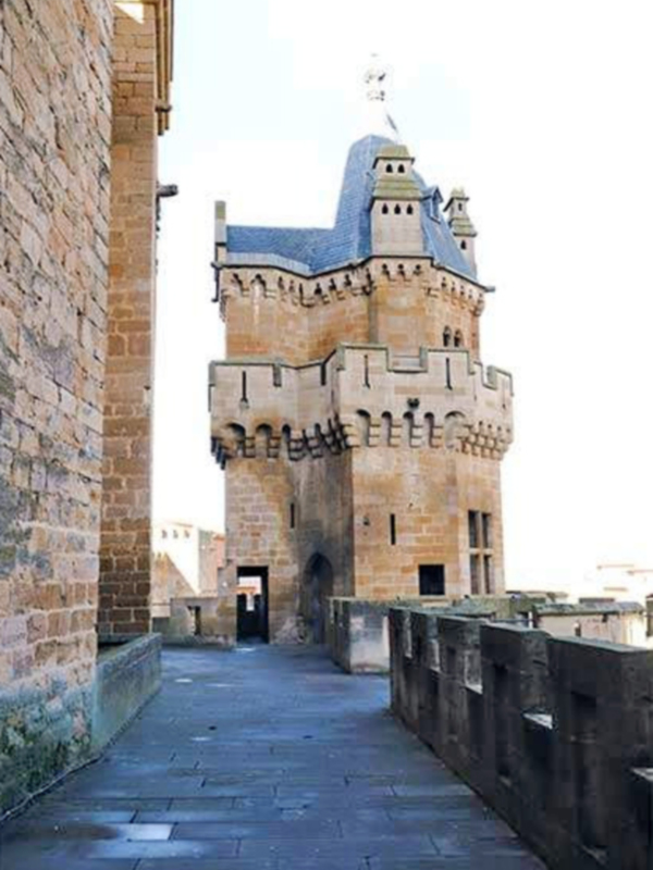 Navarra a través de sus paisajes y monumentos: Una charla en el Centro Cívico de Triana. (Sevilla)