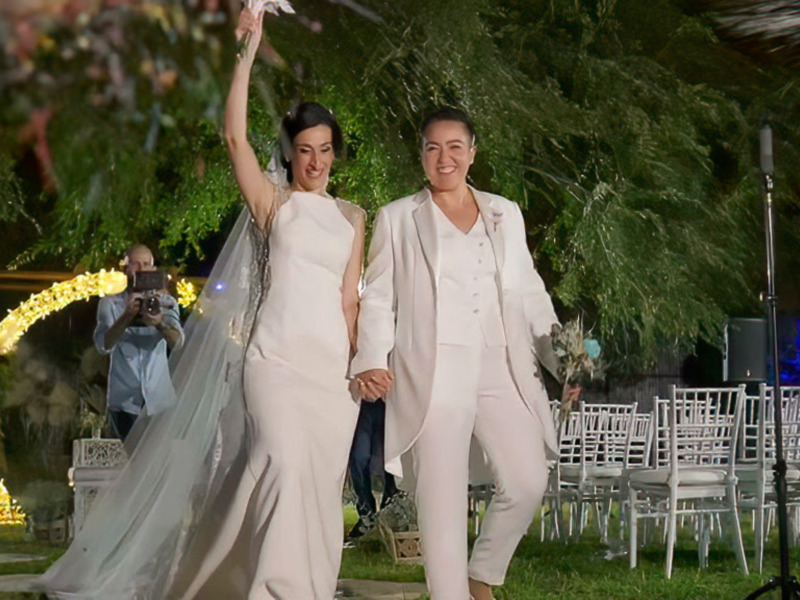 Joana Jiménez pone banda sonora a una boda cofrade, en "Sí, Quiero"