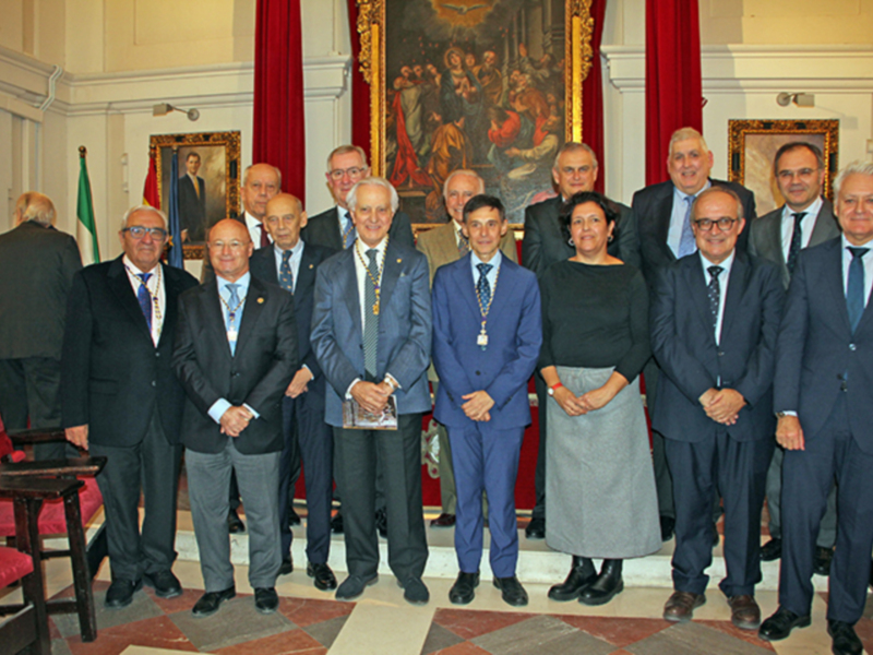  Ocho Médicos Cofrades Analizan la Pasión de Cristo desde una Perspectiva Científica en Sevilla 