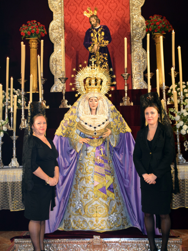  "La Real Hermandad de Alcalá del Río honra a la Virgen de la Esperanza"