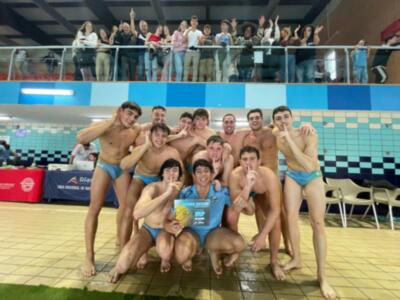 El líder claudica ante un Club Waterpolo Dos Hermanas PQS que presenta credenciales para el ascenso