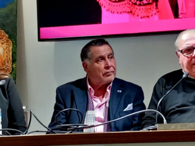 El Ateneo de Triana reúne a expertos para debatir sobre el esfuerzo físico en la Semana Santa