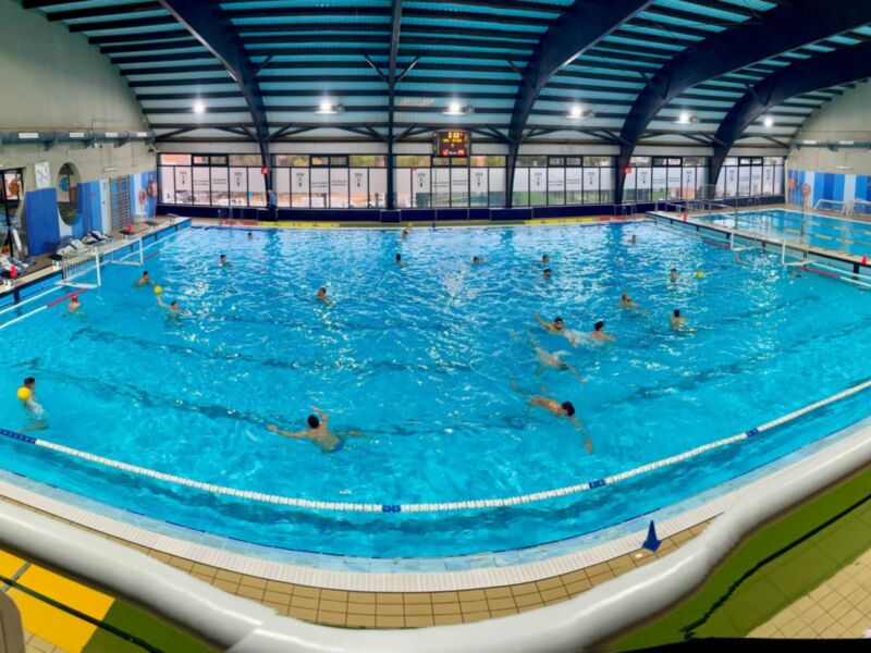 El Club Waterpolo Dos Hermanas PQS vende cara la derrota ante el líder de la categoría de bronce