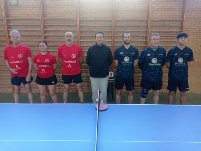 Los equipos portuenses siguen arriba en las clasificaciones de sus divisiones