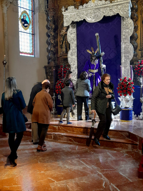  El histórico Nazareno de Alcalá del Río, expuesto en besamanos como culmen de sus cultos