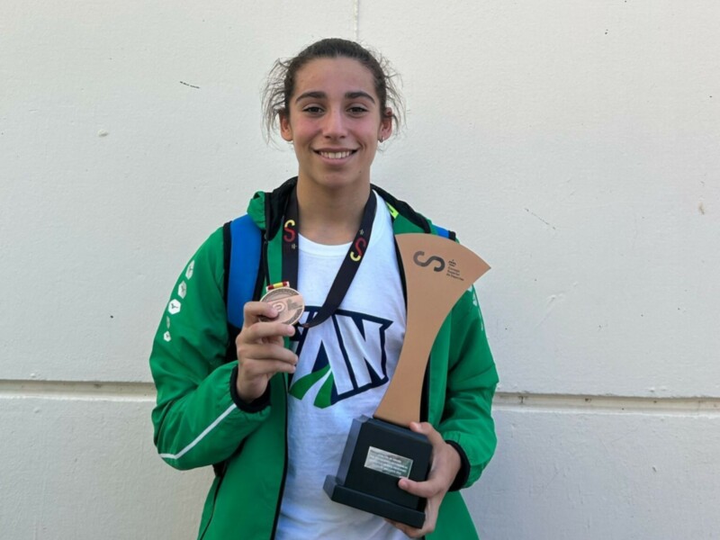 El Club Waterpolo Dos Hermanas PQS, podio con la selección andaluza infantil