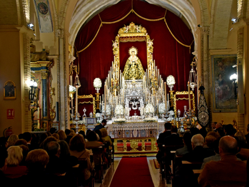La Parroquia de Nuestra Señora de la Asunción acoge los cultos a la Virgen de la Soledad en Alcalá del Río