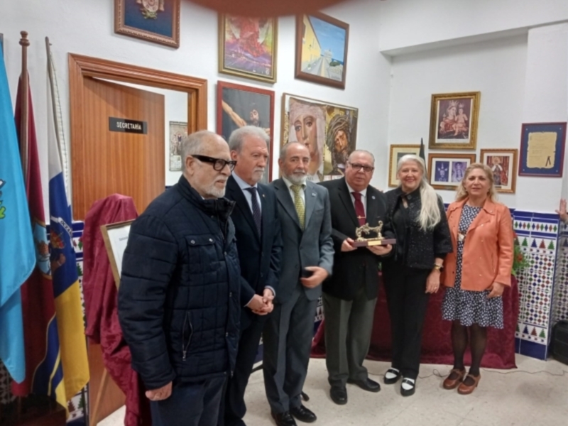Hermandad y tradición en la exaltación de la Semana Santa en la Casa de Melilla de Sevilla