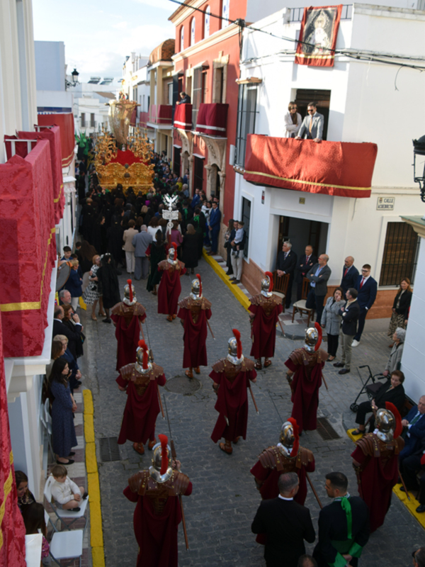 . El Paseo de la Vera-Cruz, vestigio romano que sobrevive en la Semana Santa de Alcalá del Río