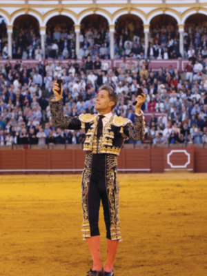 Escribano corta dos orejas en la de Victorino
