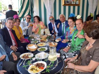 No hay cartera que la aguante.. porque acabamos de salir de la semana santa y estamos preparándonos para ir al Rocío y después las vacaciones...