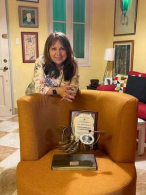 La cantante hispano cubana Liuba María Hevia recibe el Premio Extraordinario a la Maestría Artística en Cubadisco 2025