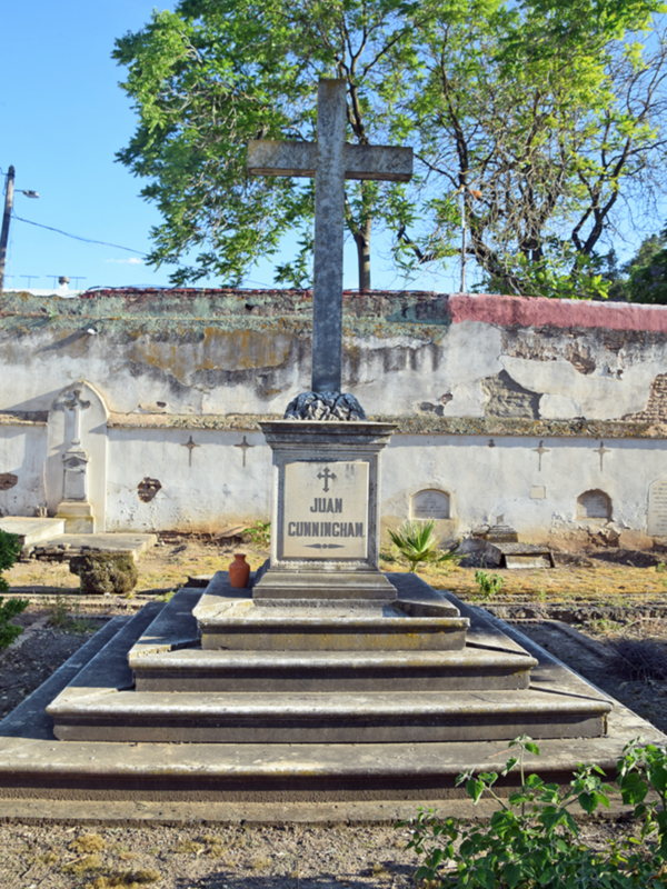  Un cementerio con 170 años de historia vuelve a la vida a Sevilla