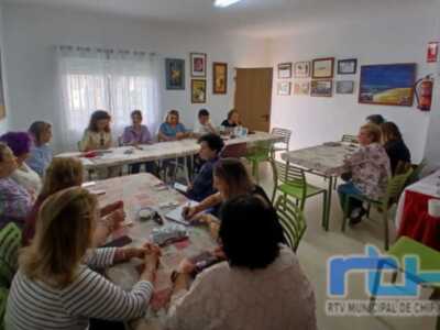 El Consejo de la Mujer de Chipiona aborda las programaciones del Día de Acción por la Salud de las Mujeres y del Día LGTBI+   