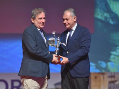 El doctor Francisco Gallardo ganador premio una vida dedicada al deporte en la Gala Municipal de Sevilla 