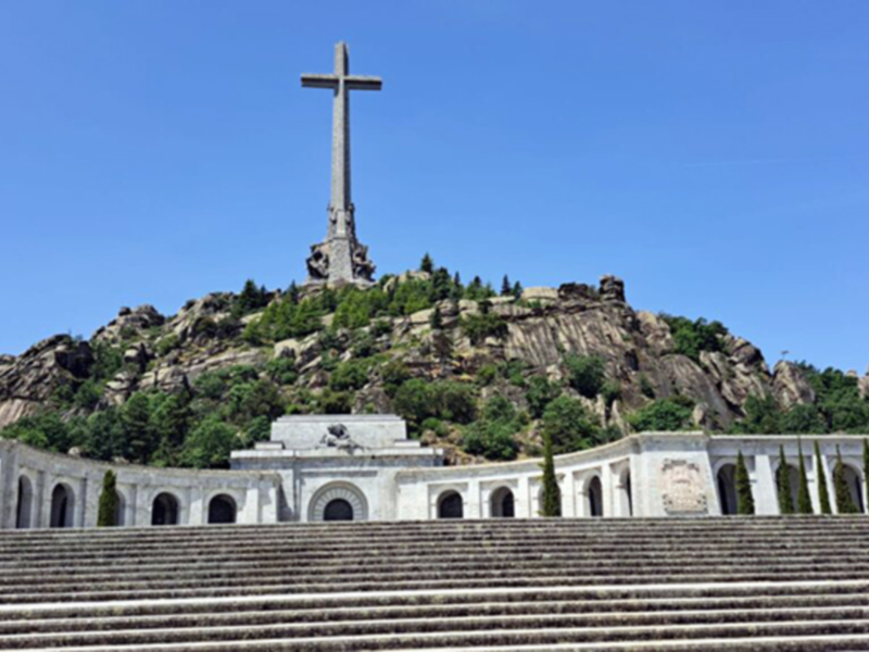 La Cruz más grande del mundo, orgullo de la cristiandad, centro del homenaje de la ORT en el Valle de los Caídos