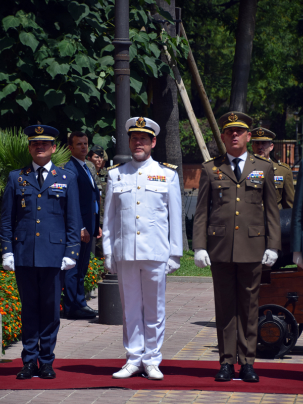 Acto de homenaje en Sevilla a los que dieron su vida por España reúne a fuerzas armadas y autoridades