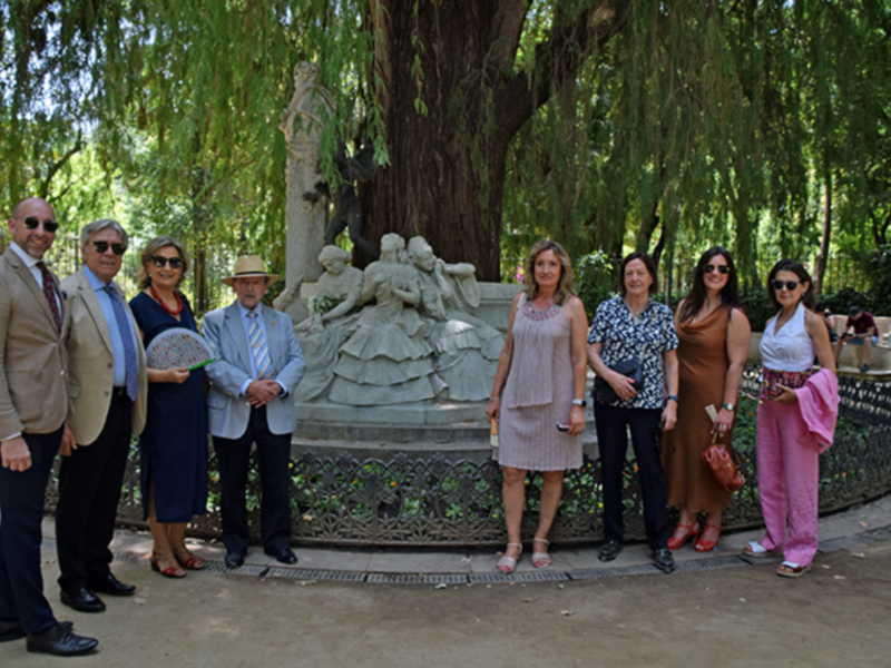  Capistas sevillanos rinden tributo a Bécquer en su glorieta y celebran almuerzo de hermandad
