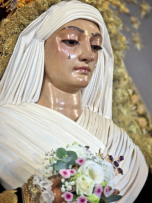 . La Virgen de los Dolores volvió a lucir su corona en una jornada de gran fervor en Alcalá del Río
