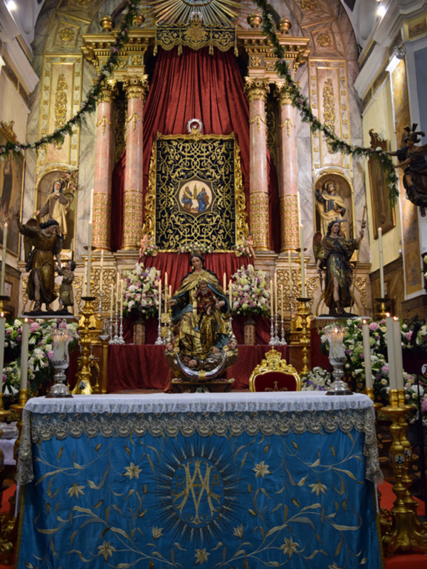 Carmen, la fe que no pasa de moda y que reina en los altares de toda Andalucía