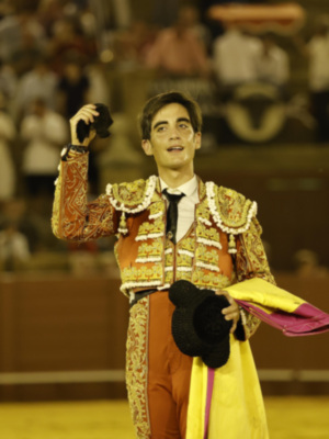  Javier Fernández corta una oreja en la primera novillada de Promoción 